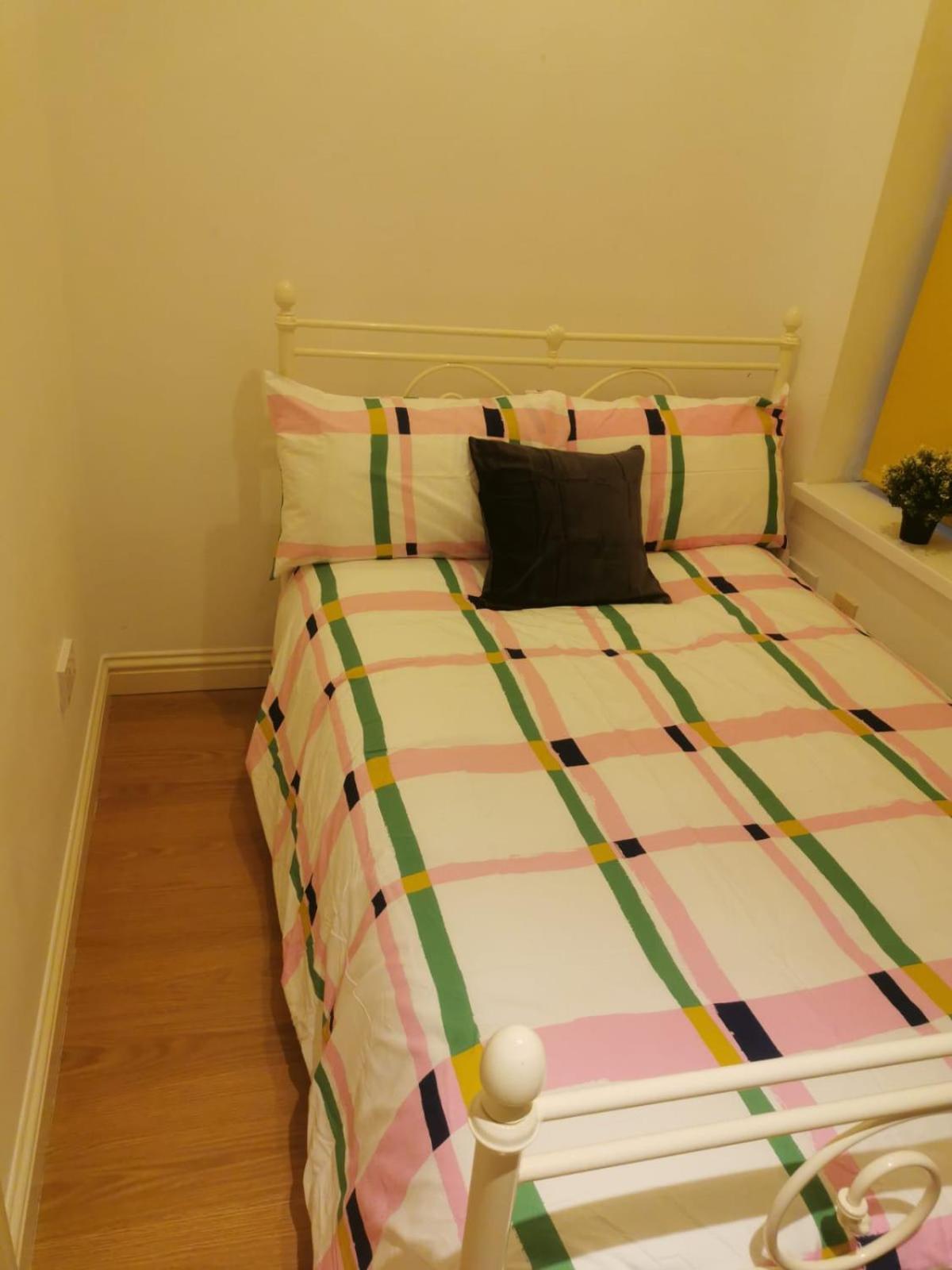 Lovely Spacious Room Near Train Station And University Dallington  Kültér fotó